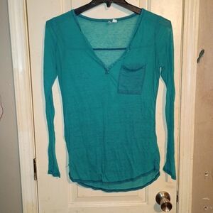 Women’s Teal Long-Sleeve V-Neck Pocket Top